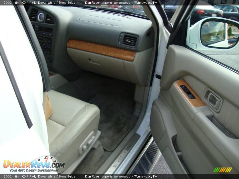 2001 Infiniti QX4 4x4 Dover White / Stone Beige Photo #17