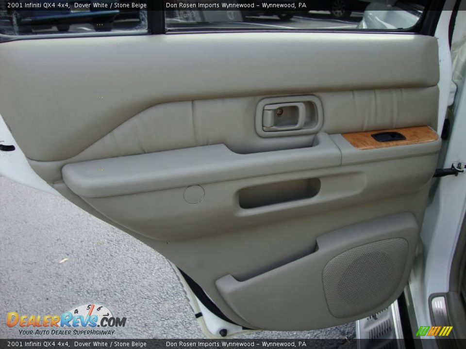 2001 Infiniti QX4 4x4 Dover White / Stone Beige Photo #22