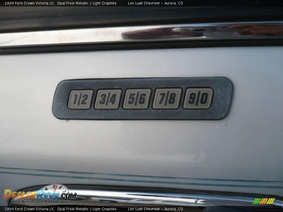 1994 Ford Crown Victoria LX Opal Frost Metallic / Light Graphite Photo #20