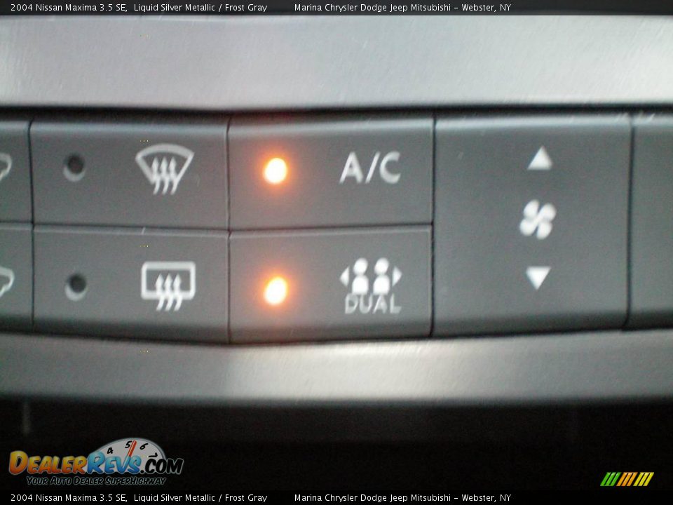 2004 Nissan Maxima 3.5 SE Liquid Silver Metallic / Frost Gray Photo #33
