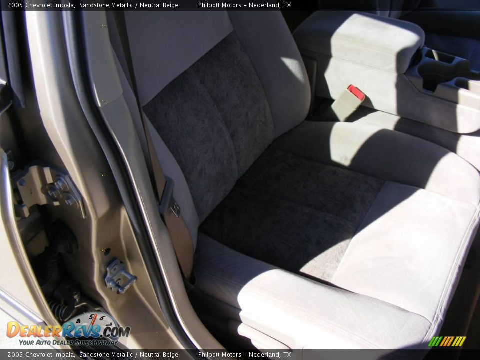 2005 Chevrolet Impala Sandstone Metallic / Neutral Beige Photo #26