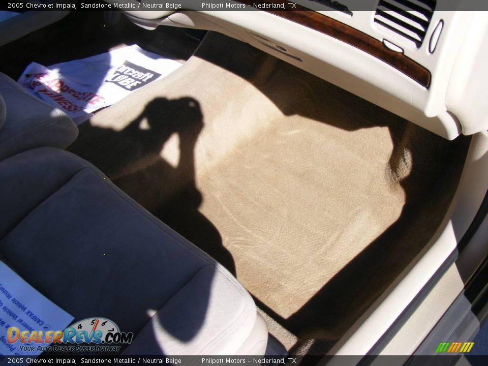 2005 Chevrolet Impala Sandstone Metallic / Neutral Beige Photo #27