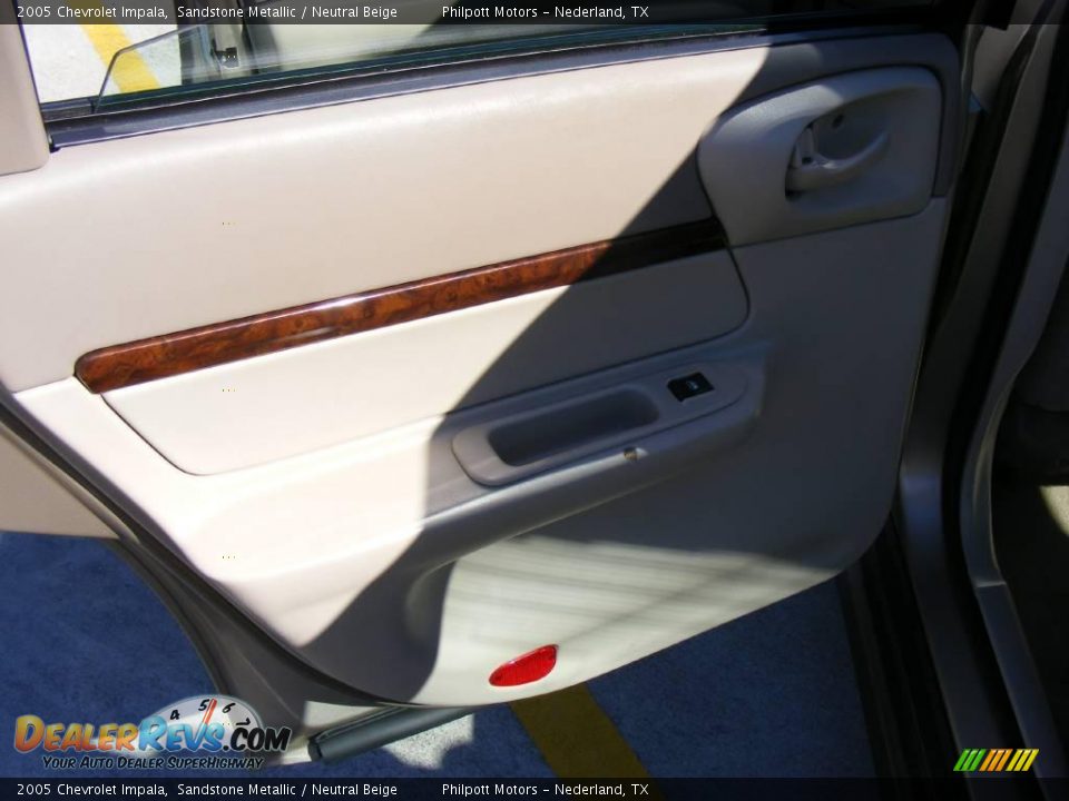 2005 Chevrolet Impala Sandstone Metallic / Neutral Beige Photo #31