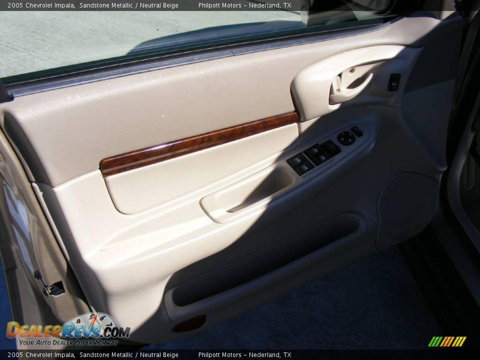 2005 Chevrolet Impala Sandstone Metallic / Neutral Beige Photo #33
