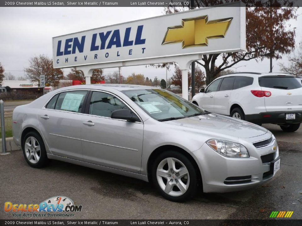 2009 Chevrolet Malibu LS Sedan Silver Ice Metallic / Titanium Photo #1