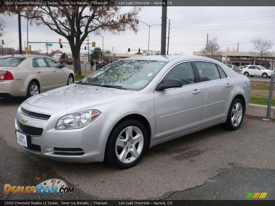 2009 Chevrolet Malibu LS Sedan Silver Ice Metallic / Titanium Photo #3