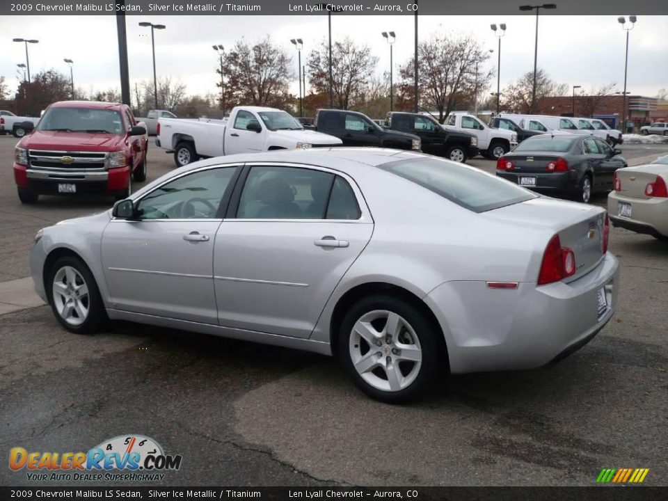2009 Chevrolet Malibu LS Sedan Silver Ice Metallic / Titanium Photo #4
