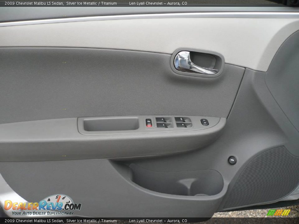 2009 Chevrolet Malibu LS Sedan Silver Ice Metallic / Titanium Photo #7
