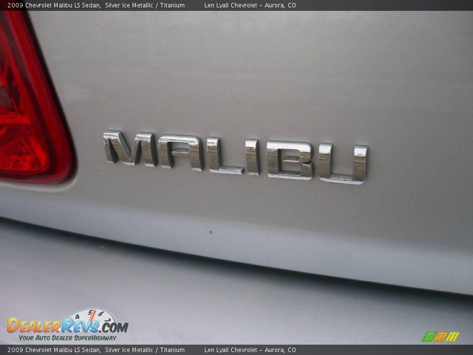 2009 Chevrolet Malibu LS Sedan Silver Ice Metallic / Titanium Photo #12