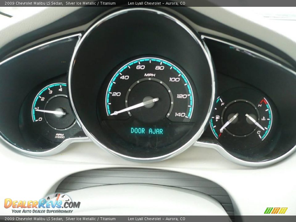 2009 Chevrolet Malibu LS Sedan Silver Ice Metallic / Titanium Photo #17