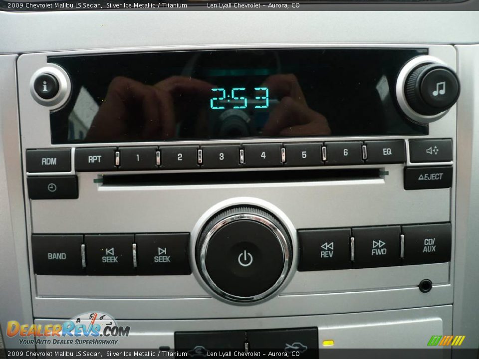 2009 Chevrolet Malibu LS Sedan Silver Ice Metallic / Titanium Photo #23