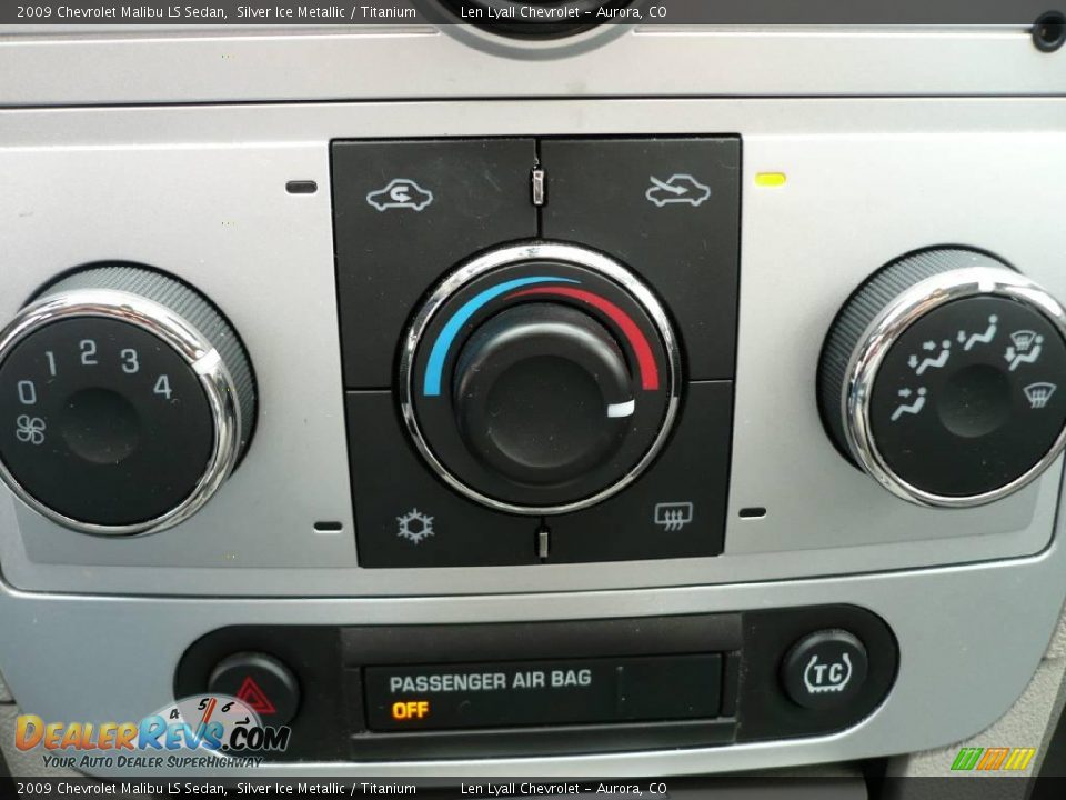 2009 Chevrolet Malibu LS Sedan Silver Ice Metallic / Titanium Photo #24