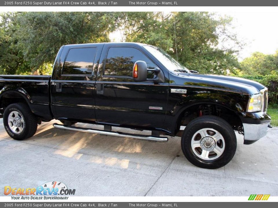 2005 Ford F250 Super Duty Lariat FX4 Crew Cab 4x4 Black / Tan Photo #9