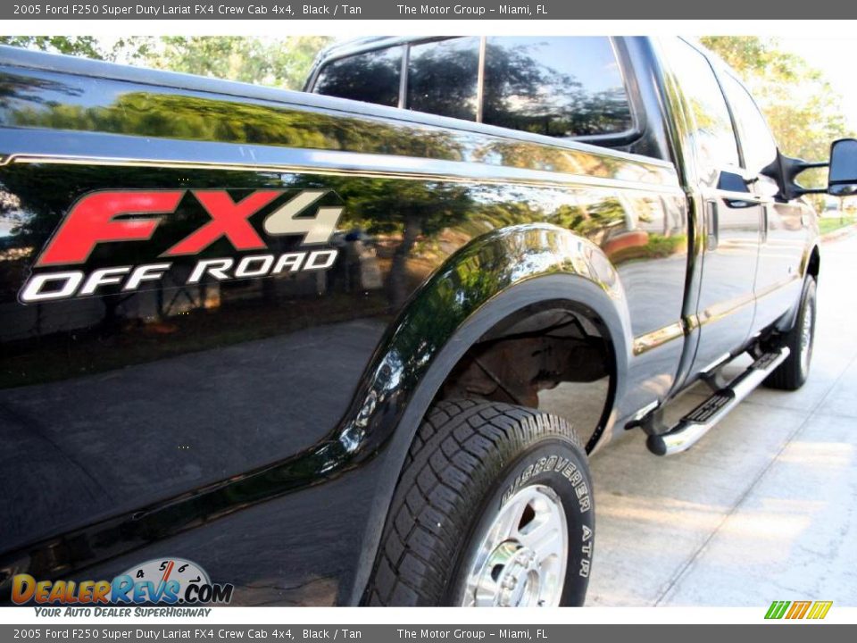 2005 Ford F250 Super Duty Lariat FX4 Crew Cab 4x4 Black / Tan Photo #17