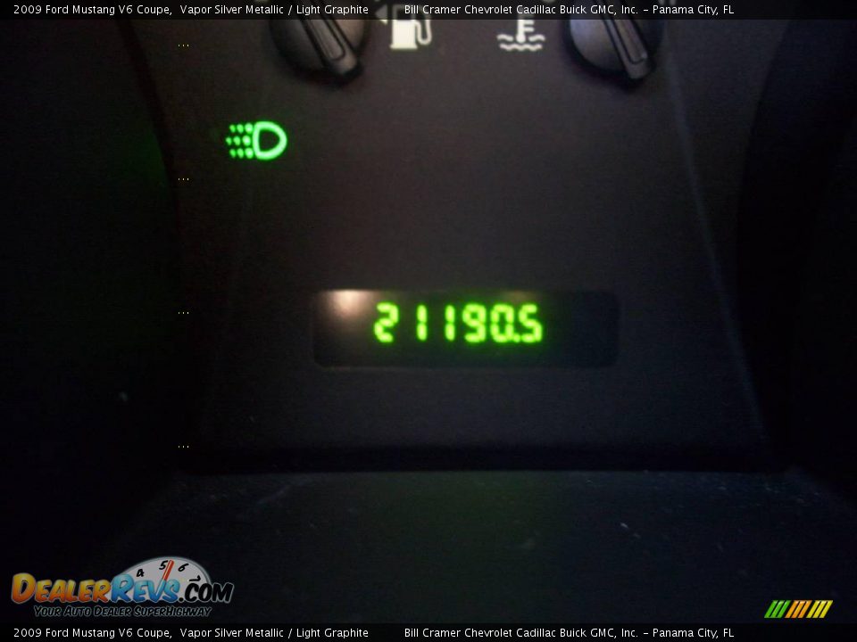 2009 Ford Mustang V6 Coupe Vapor Silver Metallic / Light Graphite Photo #2