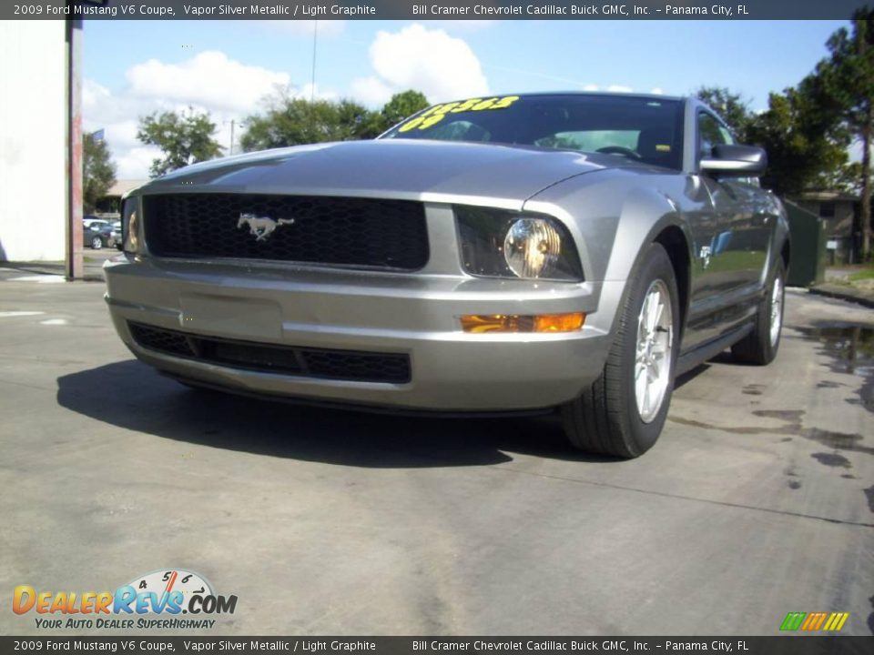 2009 Ford Mustang V6 Coupe Vapor Silver Metallic / Light Graphite Photo #3