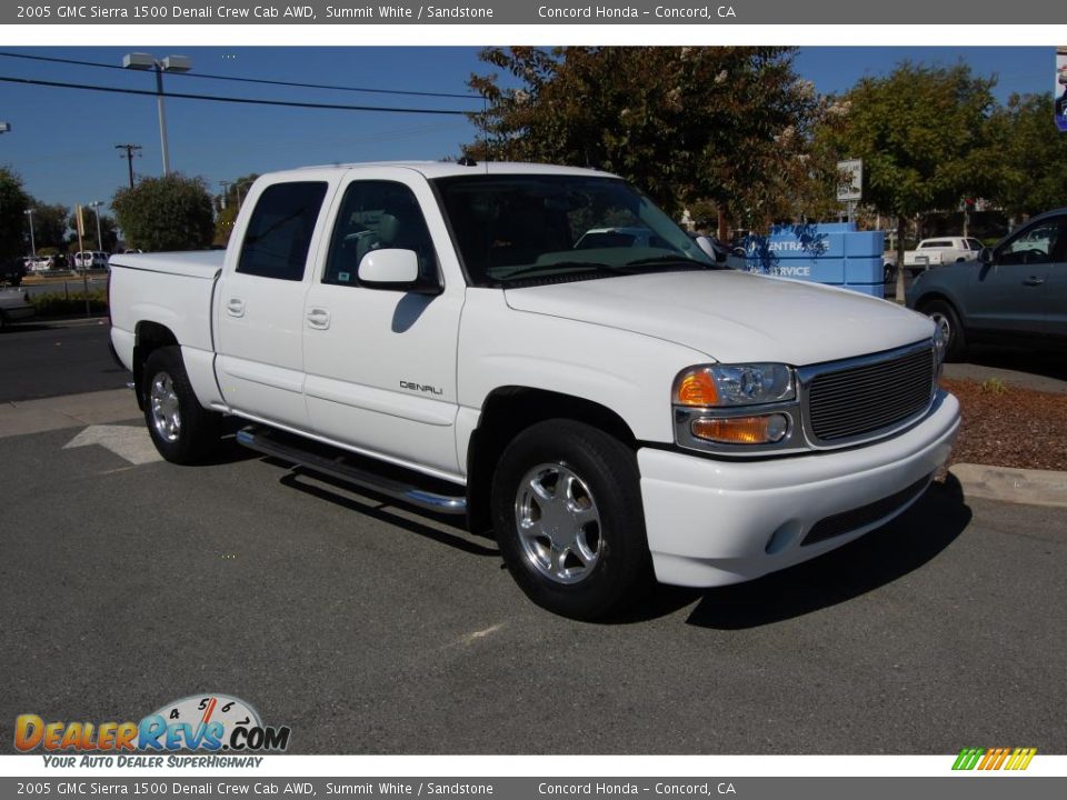 2005 GMC Sierra 1500 Denali Crew Cab AWD Summit White / Sandstone Photo #1