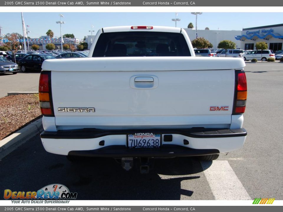 2005 GMC Sierra 1500 Denali Crew Cab AWD Summit White / Sandstone Photo #4
