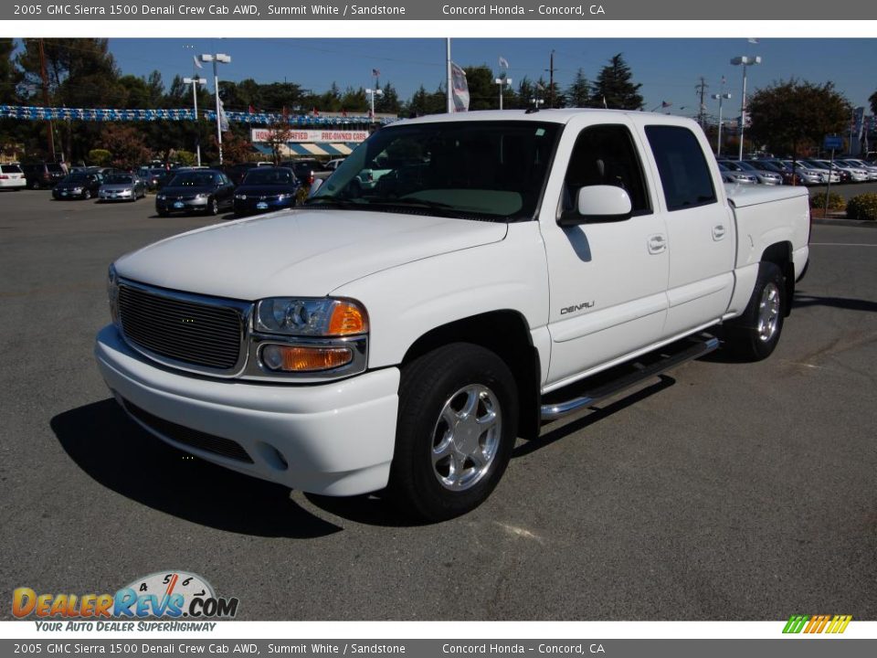 2005 GMC Sierra 1500 Denali Crew Cab AWD Summit White / Sandstone Photo #7