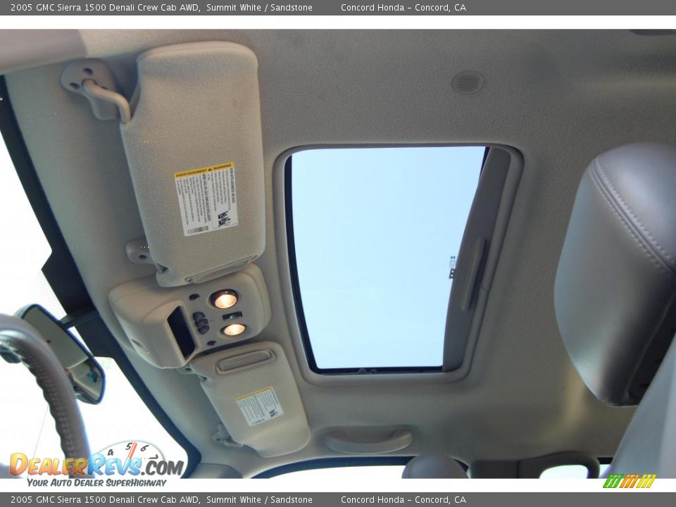 2005 GMC Sierra 1500 Denali Crew Cab AWD Summit White / Sandstone Photo #21