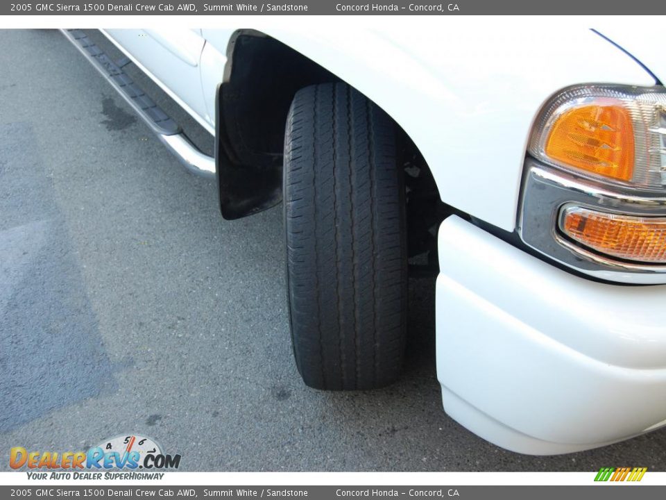 2005 GMC Sierra 1500 Denali Crew Cab AWD Summit White / Sandstone Photo #24