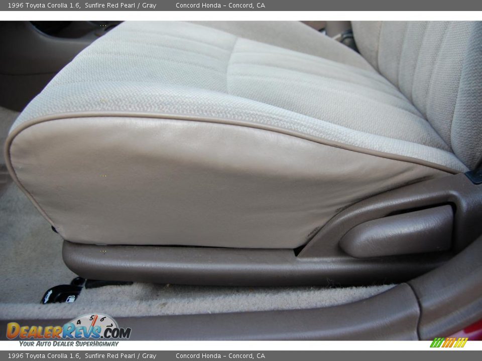 1996 Toyota Corolla 1.6 Sunfire Red Pearl / Gray Photo #18
