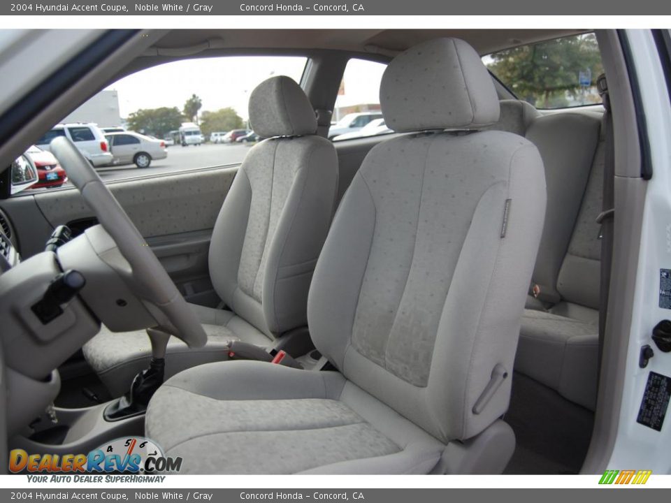 2004 Hyundai Accent Coupe Noble White / Gray Photo #21