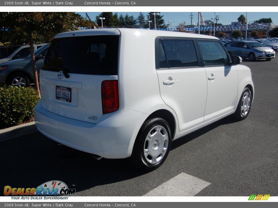 2009 Scion xB Super White / Dark Gray Photo #3