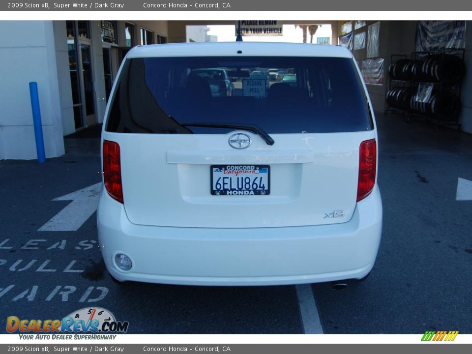 2009 Scion xB Super White / Dark Gray Photo #4