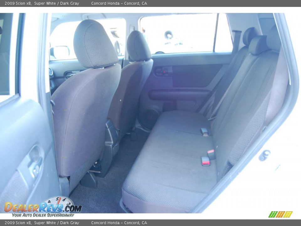 2009 Scion xB Super White / Dark Gray Photo #11