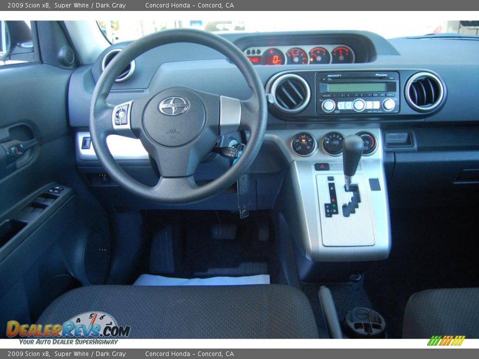 2009 Scion xB Super White / Dark Gray Photo #12