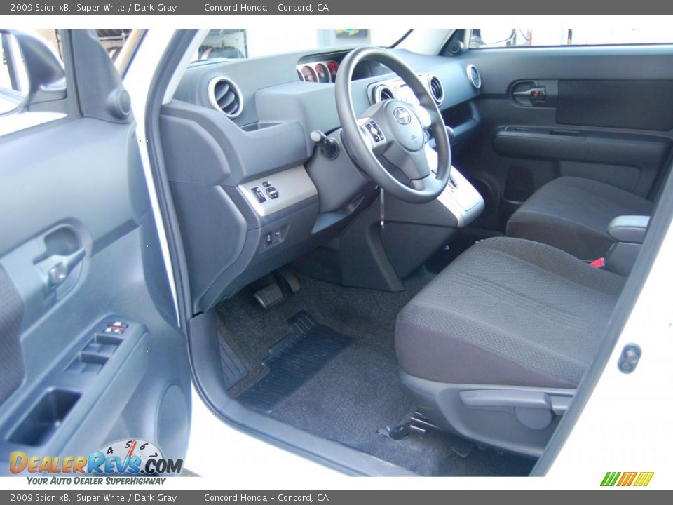 2009 Scion xB Super White / Dark Gray Photo #16