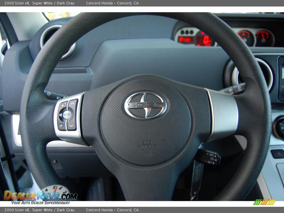 2009 Scion xB Super White / Dark Gray Photo #19