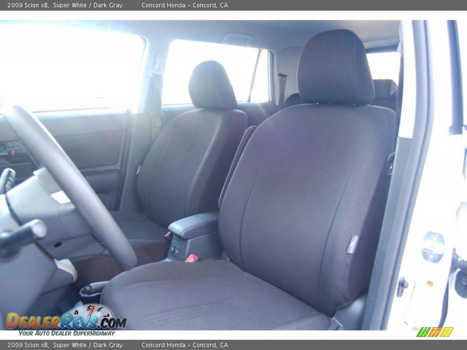 2009 Scion xB Super White / Dark Gray Photo #21