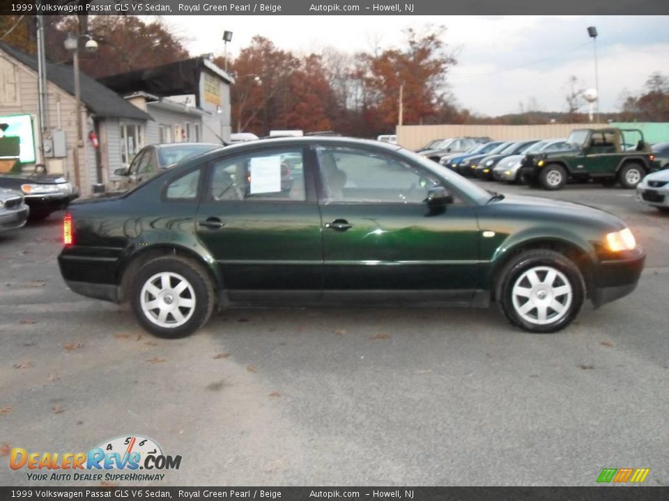 1999 Volkswagen Passat GLS V6 Sedan Royal Green Pearl / Beige Photo #1