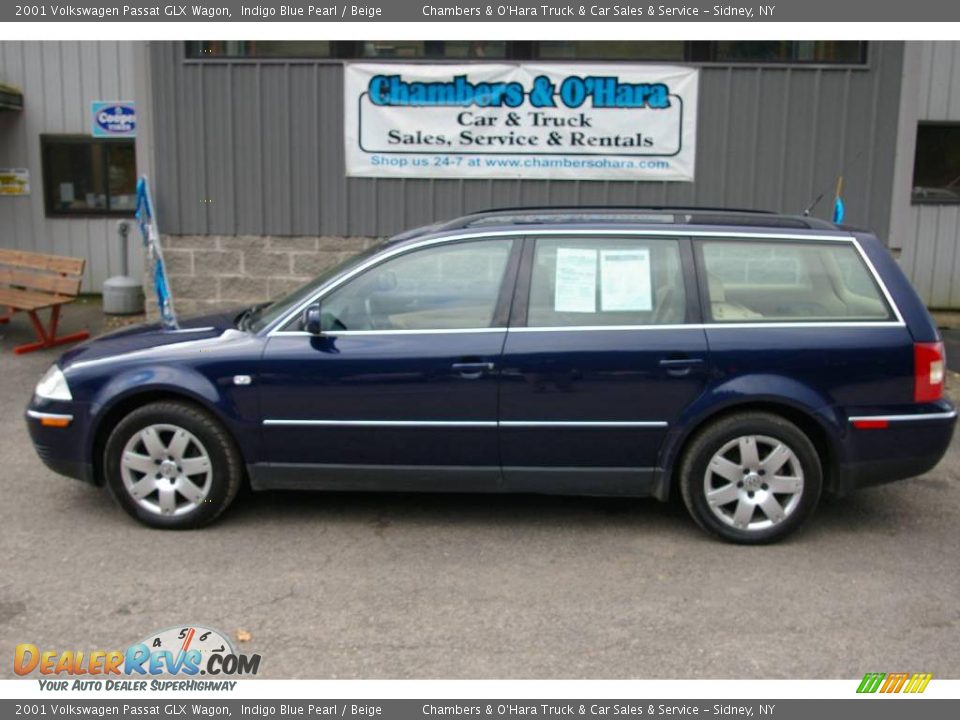 2001 Volkswagen Passat GLX Wagon Indigo Blue Pearl / Beige Photo #2
