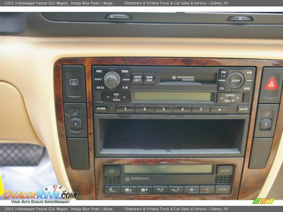 2001 Volkswagen Passat GLX Wagon Indigo Blue Pearl / Beige Photo #6