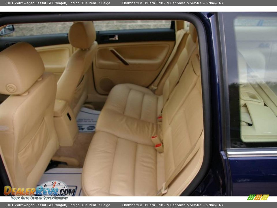 2001 Volkswagen Passat GLX Wagon Indigo Blue Pearl / Beige Photo #7