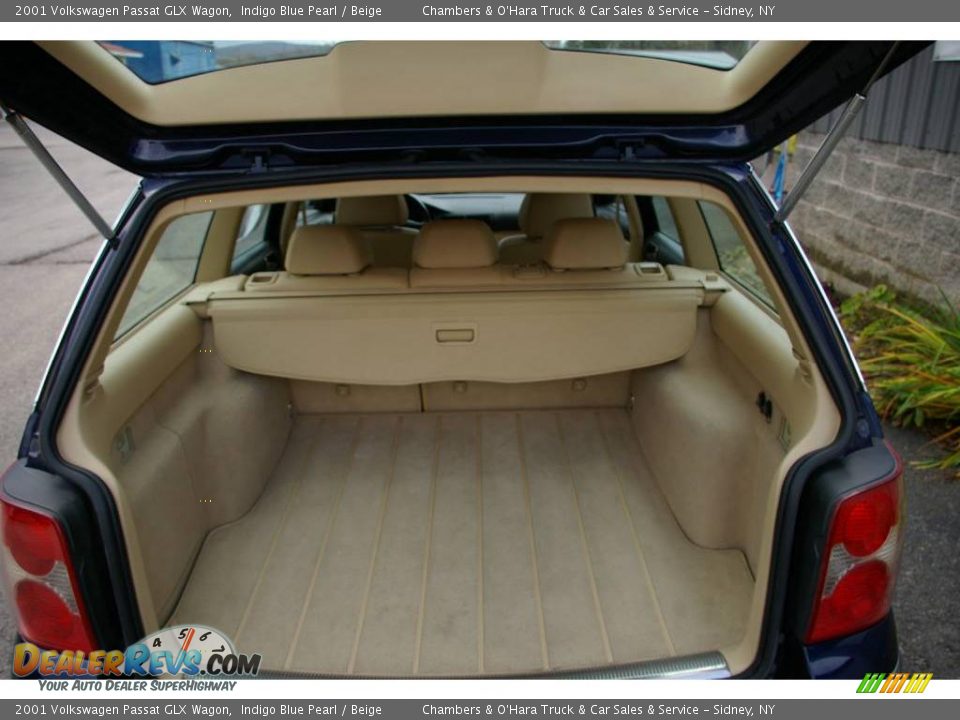 2001 Volkswagen Passat GLX Wagon Indigo Blue Pearl / Beige Photo #11