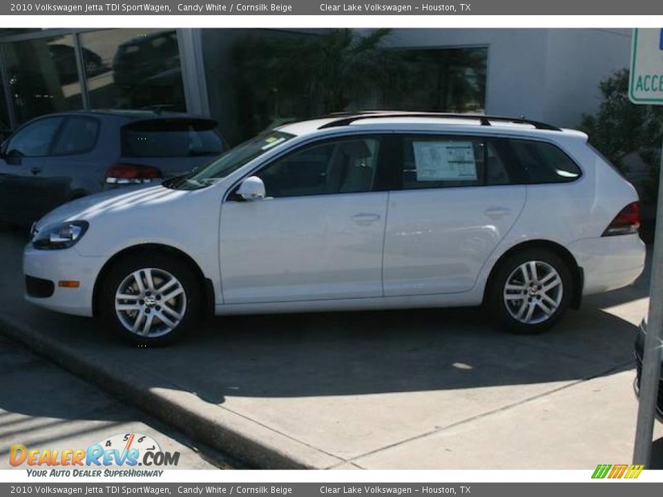 2010 Volkswagen Jetta TDI SportWagen Candy White / Cornsilk Beige Photo #2
