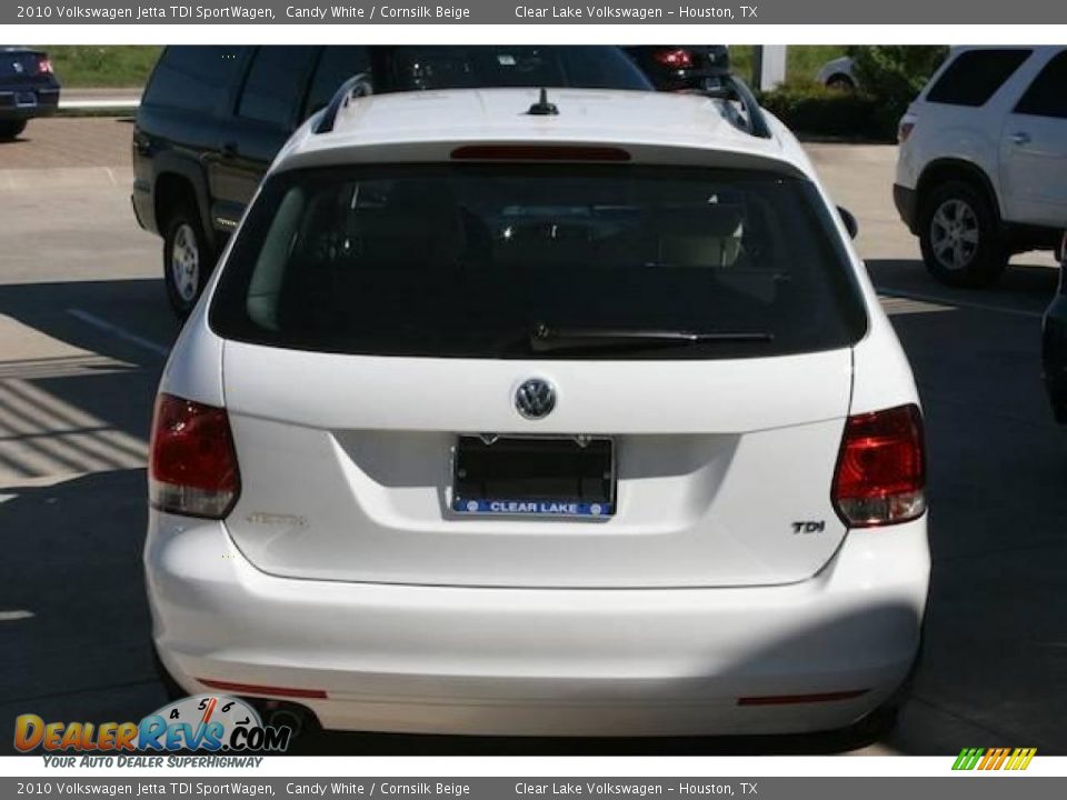 2010 Volkswagen Jetta TDI SportWagen Candy White / Cornsilk Beige Photo #10