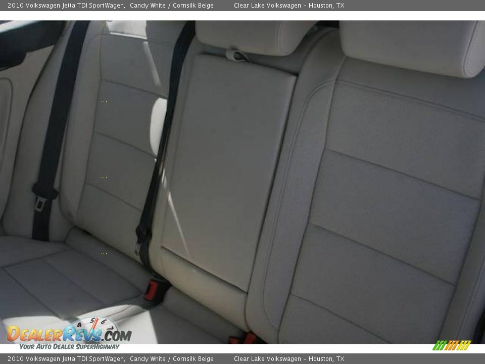 2010 Volkswagen Jetta TDI SportWagen Candy White / Cornsilk Beige Photo #15