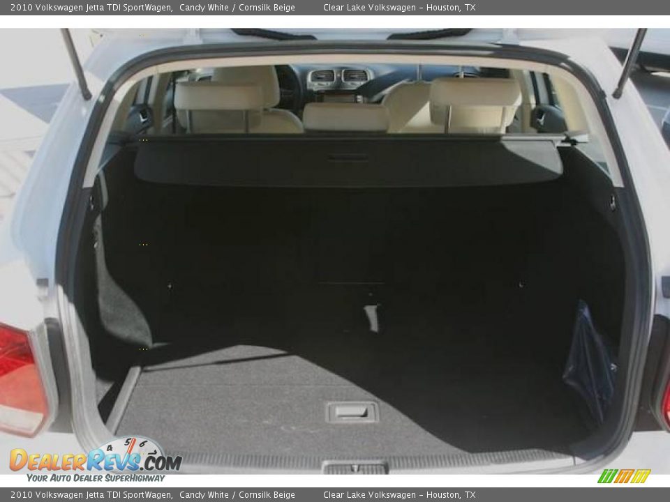 2010 Volkswagen Jetta TDI SportWagen Candy White / Cornsilk Beige Photo #17