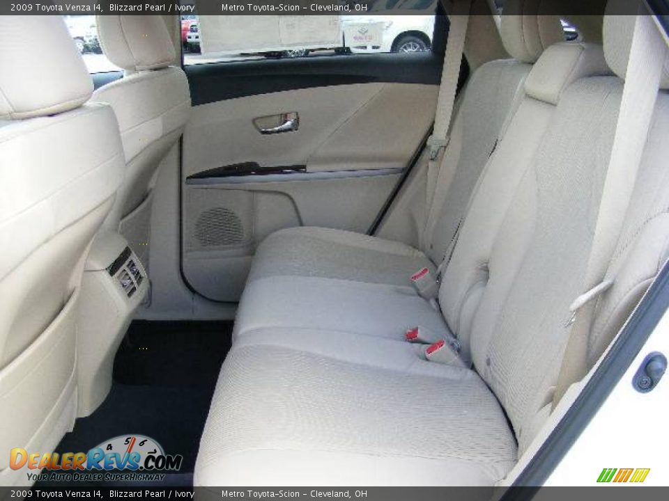 2009 Toyota Venza I4 Blizzard Pearl / Ivory Photo #11