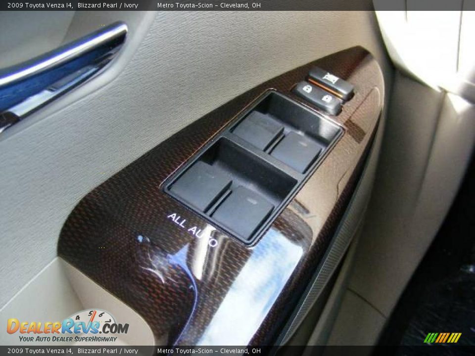 2009 Toyota Venza I4 Blizzard Pearl / Ivory Photo #22