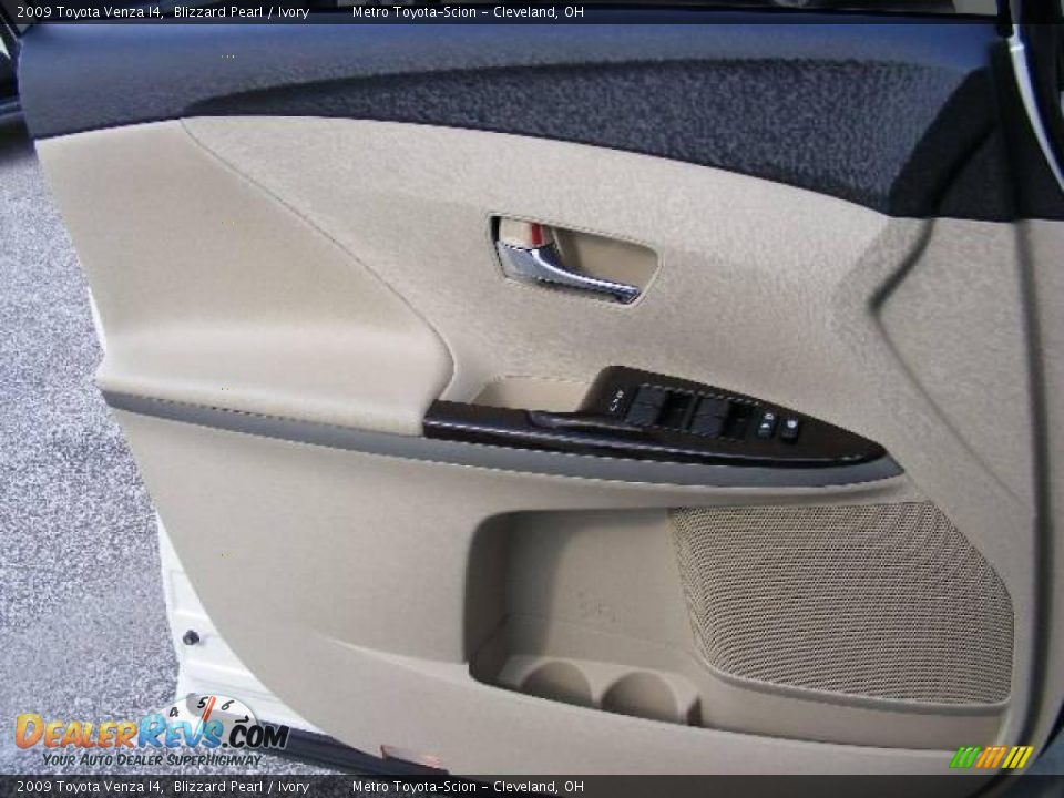 2009 Toyota Venza I4 Blizzard Pearl / Ivory Photo #23