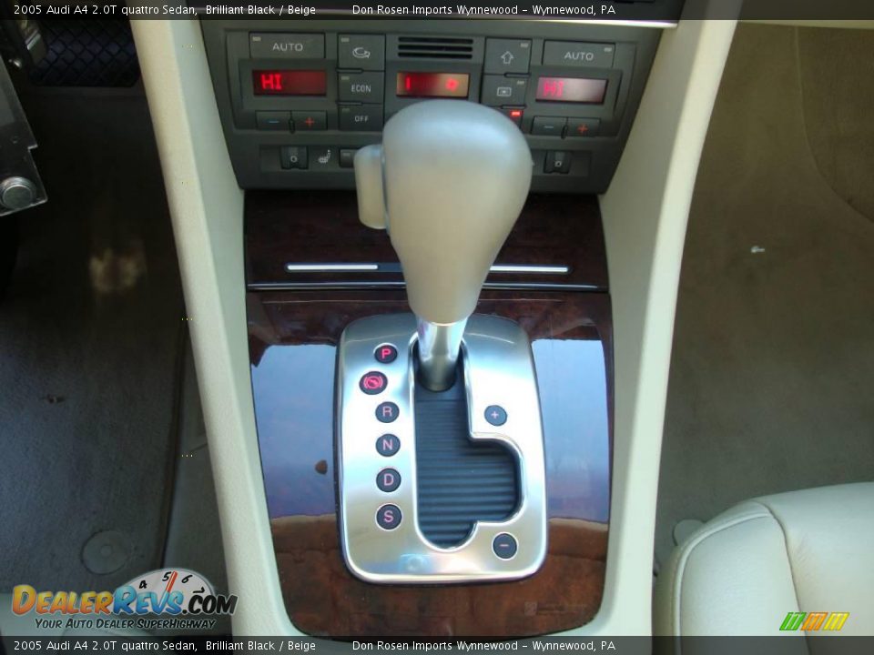 2005 Audi A4 2.0T quattro Sedan Brilliant Black / Beige Photo #33
