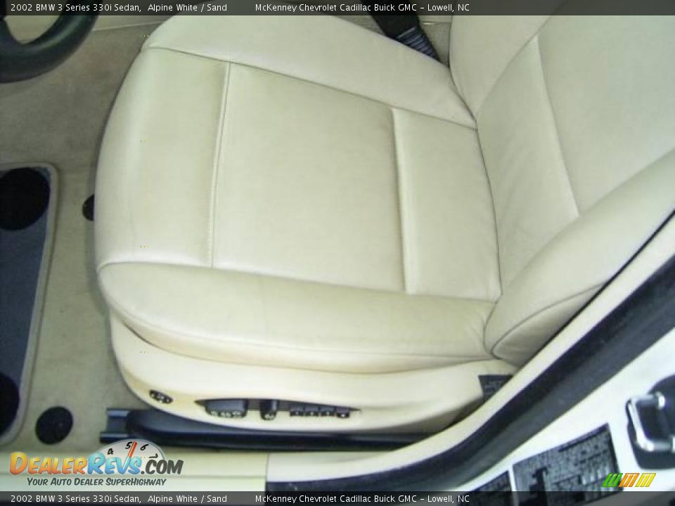 2002 BMW 3 Series 330i Sedan Alpine White / Sand Photo #8