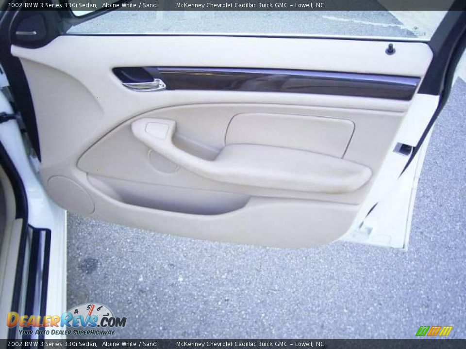 2002 BMW 3 Series 330i Sedan Alpine White / Sand Photo #16