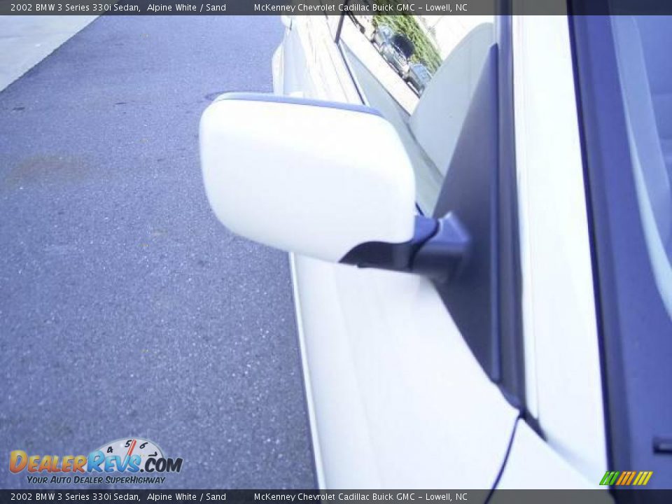 2002 BMW 3 Series 330i Sedan Alpine White / Sand Photo #18